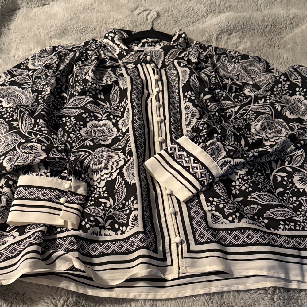 Rose & Olive Black and White Floral Button-Up Top
